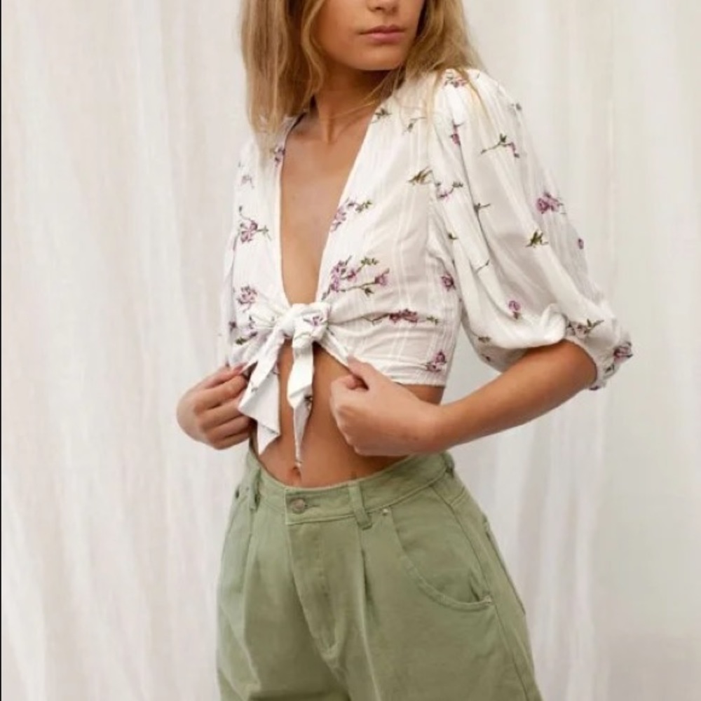 ✨Harper Floral Tie Top✨